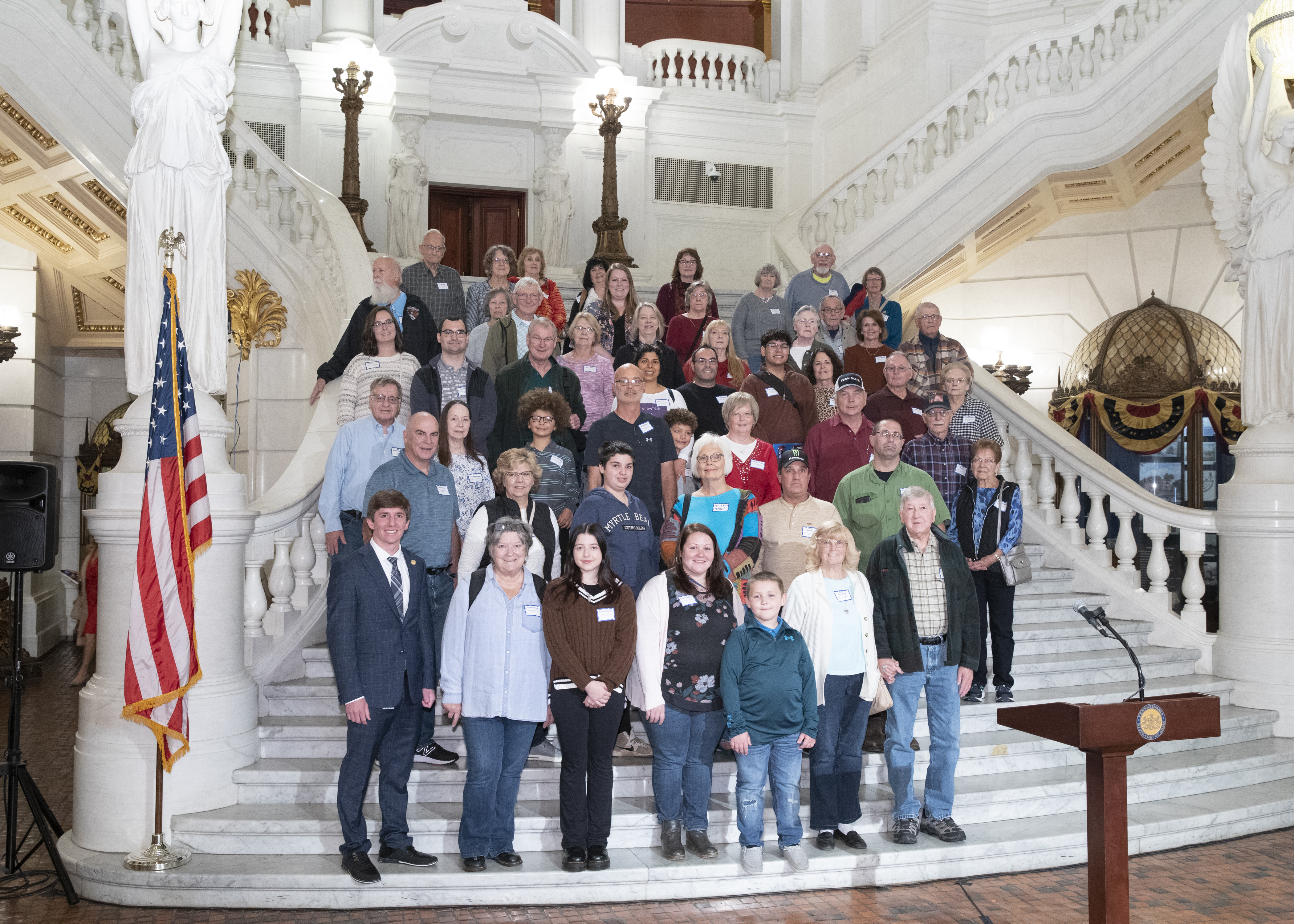 Kephart Hosts Bus Trip to State Capitol 